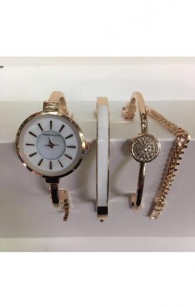 Женские часы Anne Klein с тремя браслетами